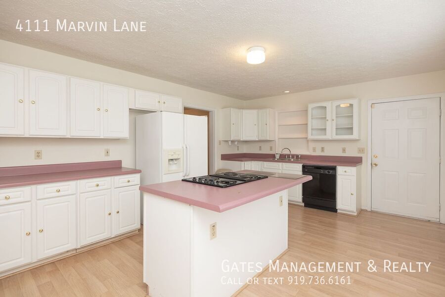 Colorful Home in Quiet Countryside property image