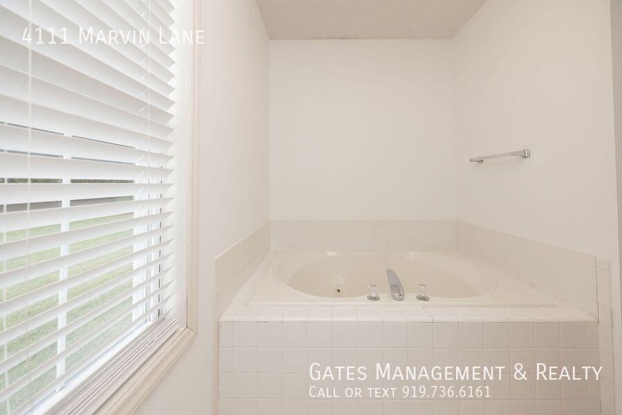 Colorful Home in Quiet Countryside property image