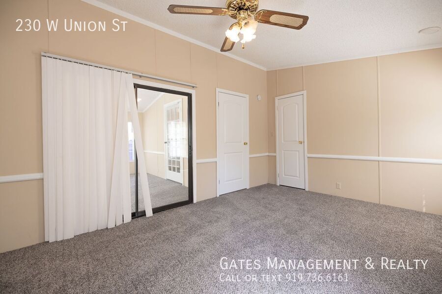 MOVE-IN SPECIAL--Desirable Hillsborough Location! property image