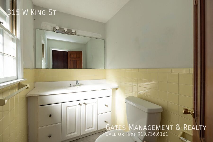 Spacious Home in Historic Hillsborough property image