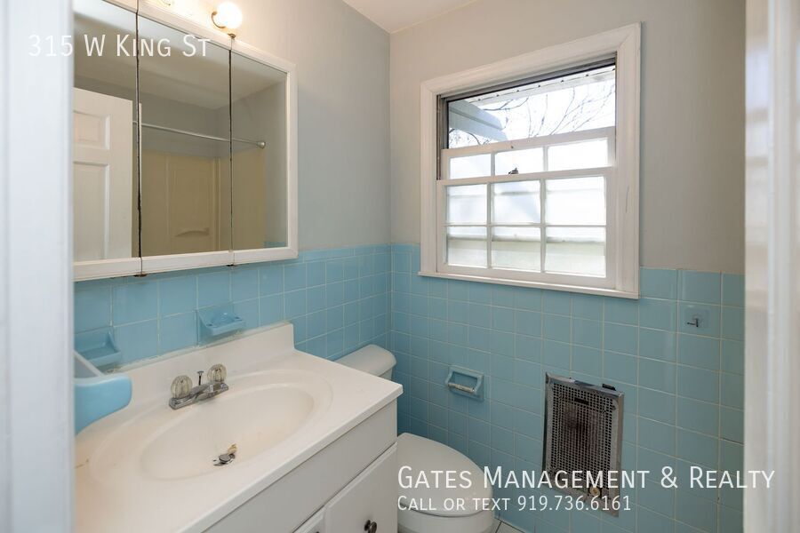 Spacious Home in Historic Hillsborough property image