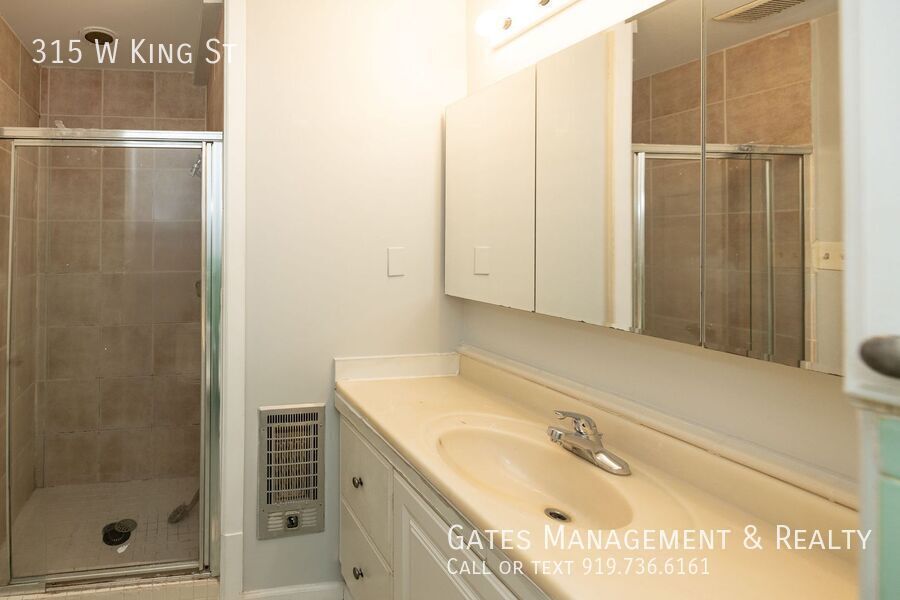 Spacious Home in Historic Hillsborough property image