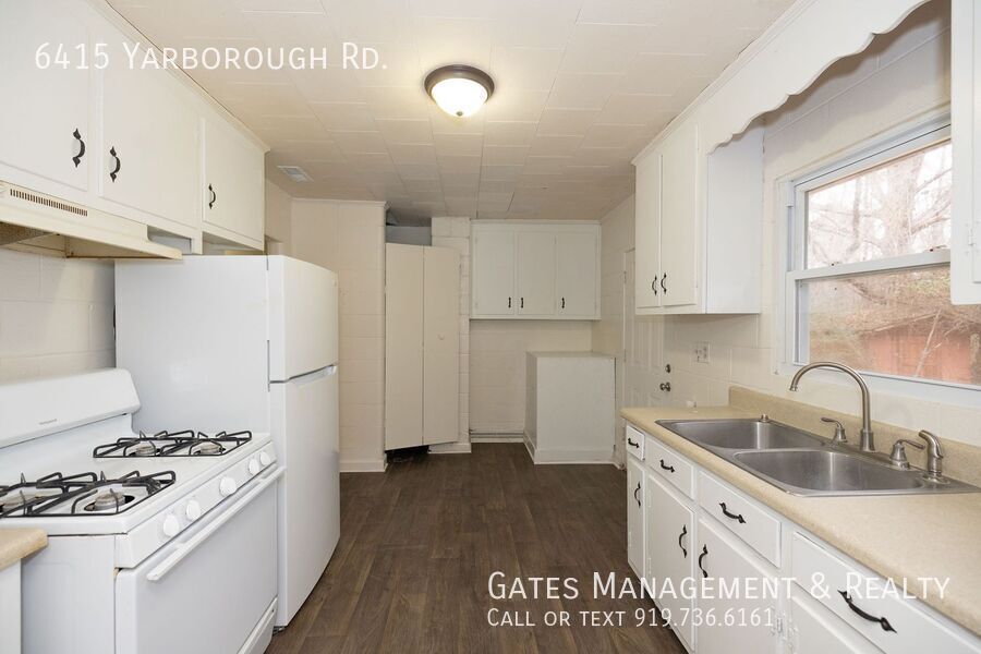 The Red House in the Big Woods property image