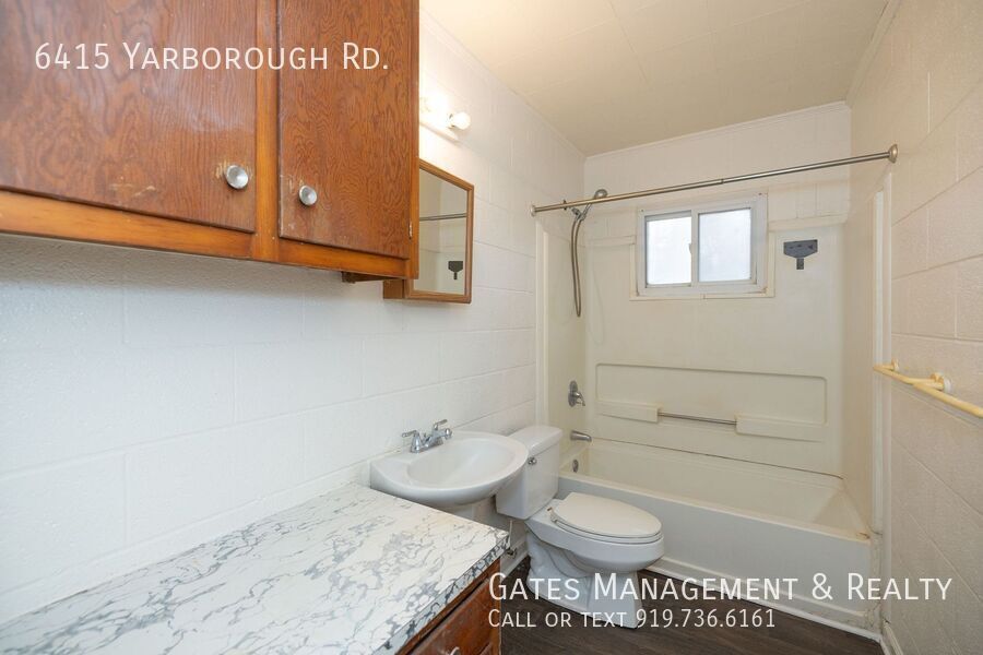 The Red House in the Big Woods property image