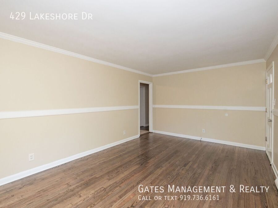 3 bedroom/2 bath Brick Home in Historic Hillsborough property image