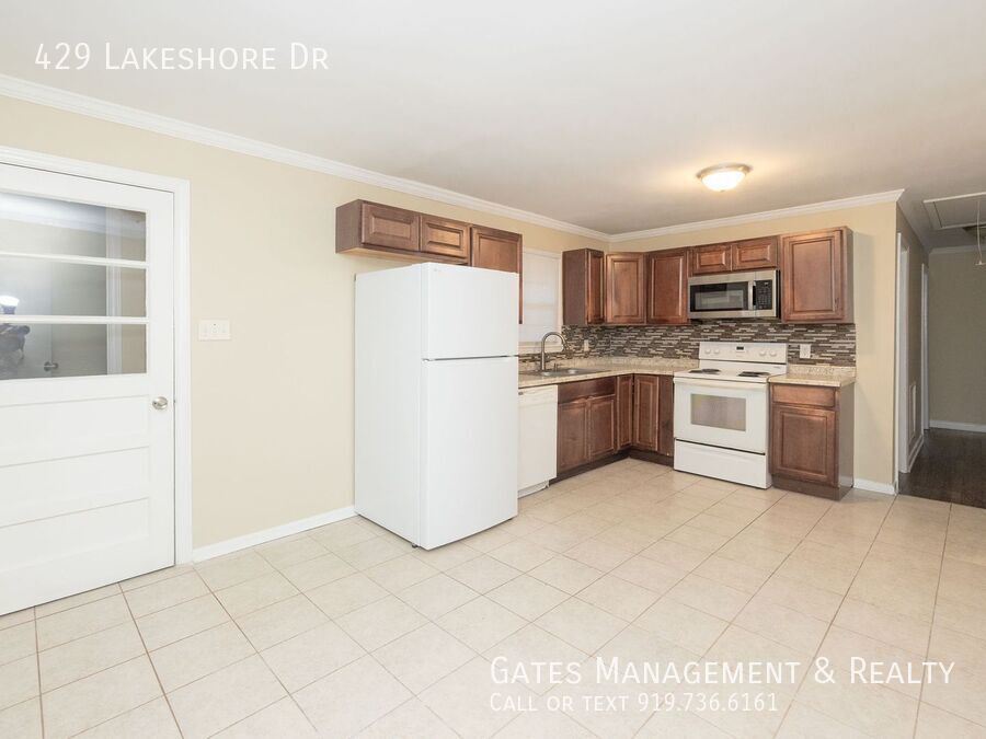 3 bedroom/2 bath Brick Home in Historic Hillsborough property image