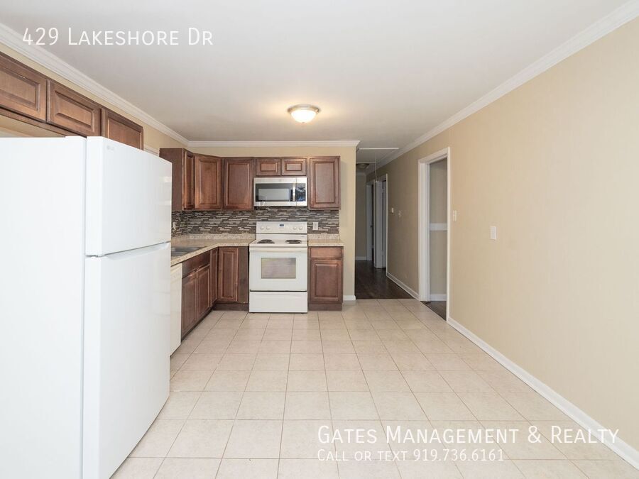 3 bedroom/2 bath Brick Home in Historic Hillsborough property image