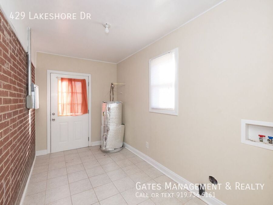 3 bedroom/2 bath Brick Home in Historic Hillsborough property image