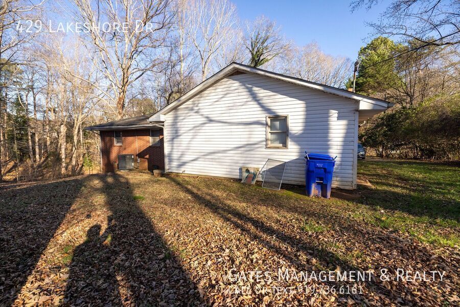 3 bedroom/2 bath Brick Home in Historic Hillsborough property image