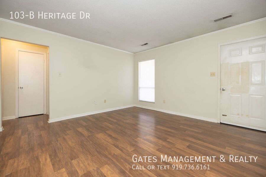 Tidy Duplex Apartment in Mebane property image