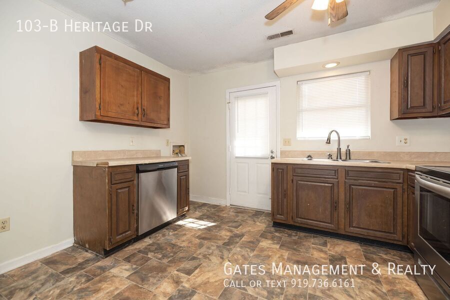 Tidy Duplex Apartment in Mebane property image