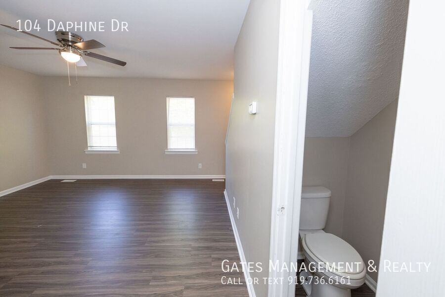 Quiet Duplex Close to Downtown Hillsborough property image
