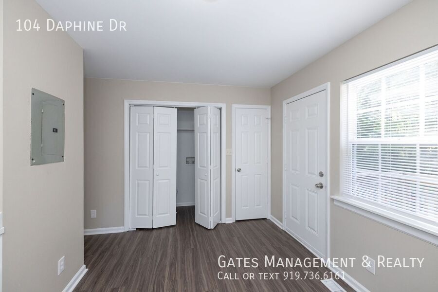 Quiet Duplex Close to Downtown Hillsborough property image