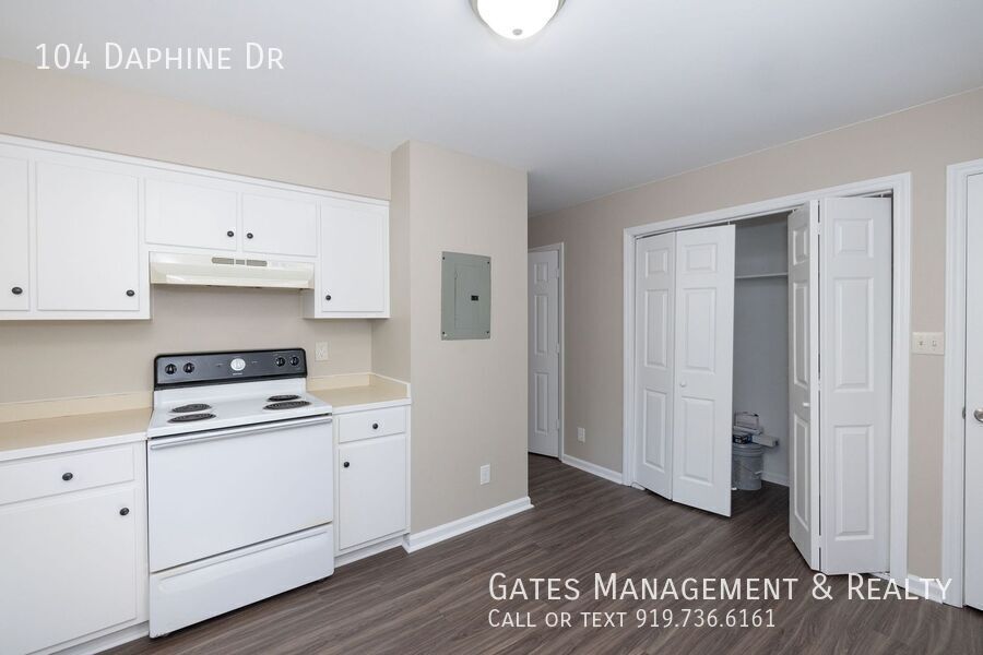 Quiet Duplex Close to Downtown Hillsborough property image