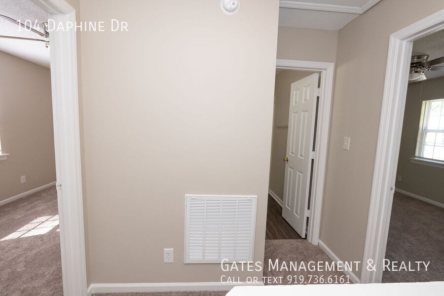 Quiet Duplex Close to Downtown Hillsborough property image