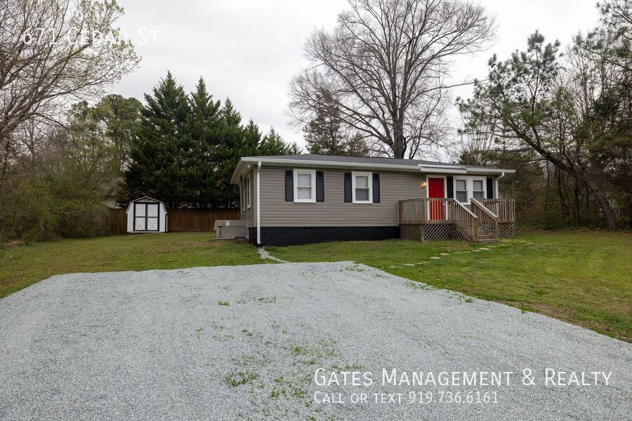 Cozy 3 Bedroom Home in Quiet Hillsborough Neighborhood property image