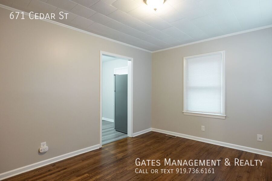 Cozy 3 Bedroom Home in Quiet Hillsborough Neighborhood property image