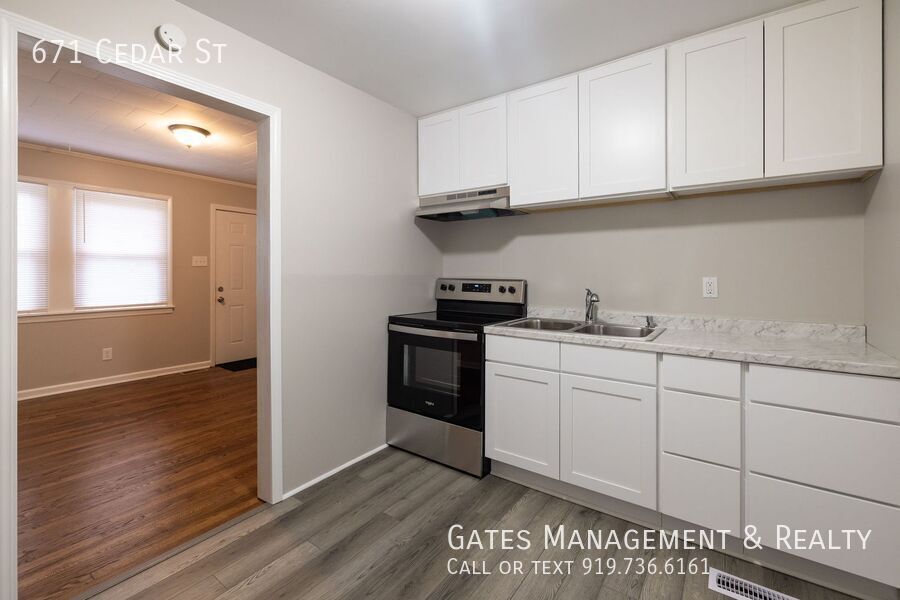 Cozy 3 Bedroom Home in Quiet Hillsborough Neighborhood property image