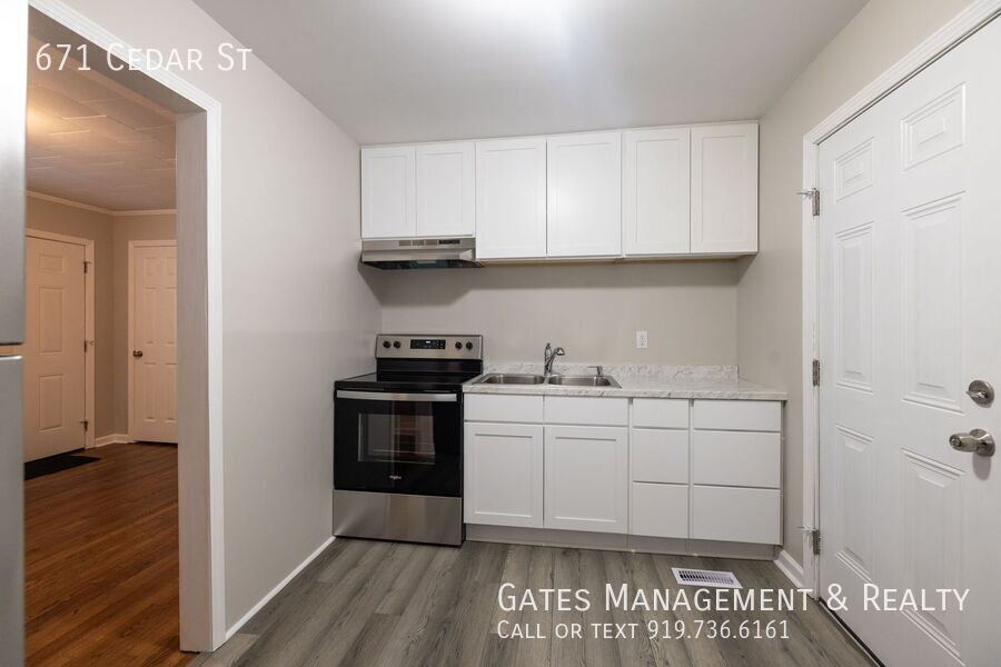 Cozy 3 Bedroom Home in Quiet Hillsborough Neighborhood property image