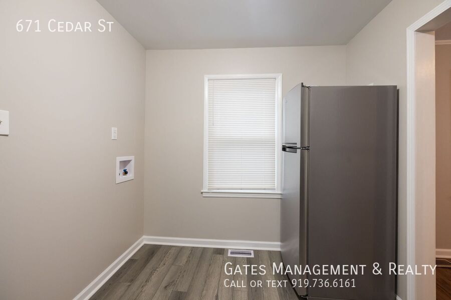 Cozy 3 Bedroom Home in Quiet Hillsborough Neighborhood property image