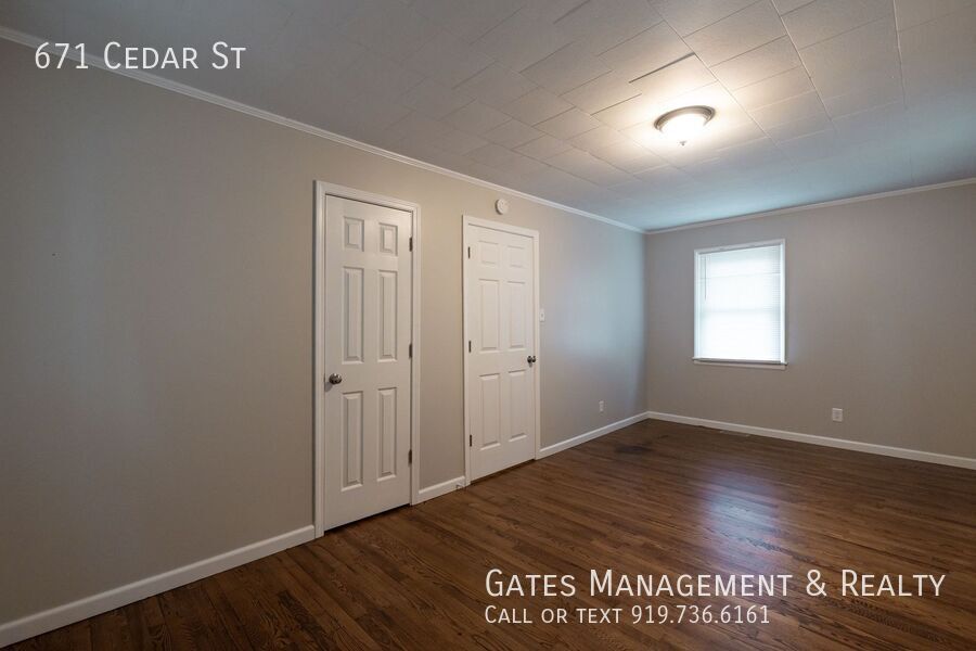 Cozy 3 Bedroom Home in Quiet Hillsborough Neighborhood property image