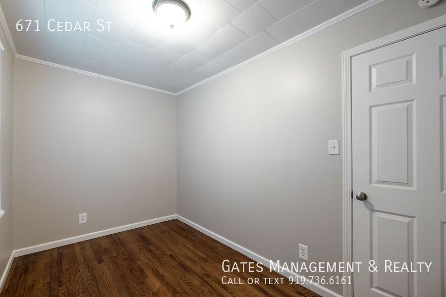 Cozy 3 Bedroom Home in Quiet Hillsborough Neighborhood property image