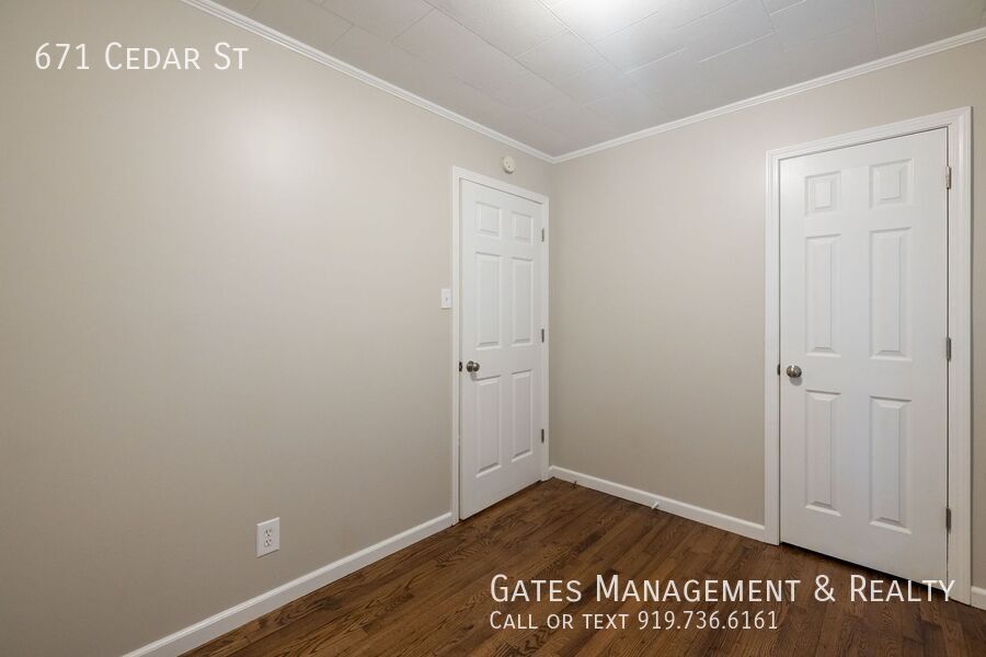 Cozy 3 Bedroom Home in Quiet Hillsborough Neighborhood property image