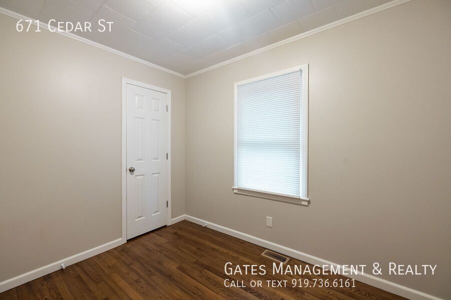 Cozy 3 Bedroom Home in Quiet Hillsborough Neighborhood property image