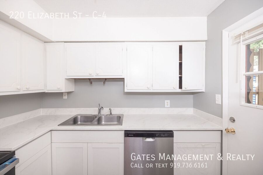Newly Updated Chapel Hill Condo in Village Green Community! property image