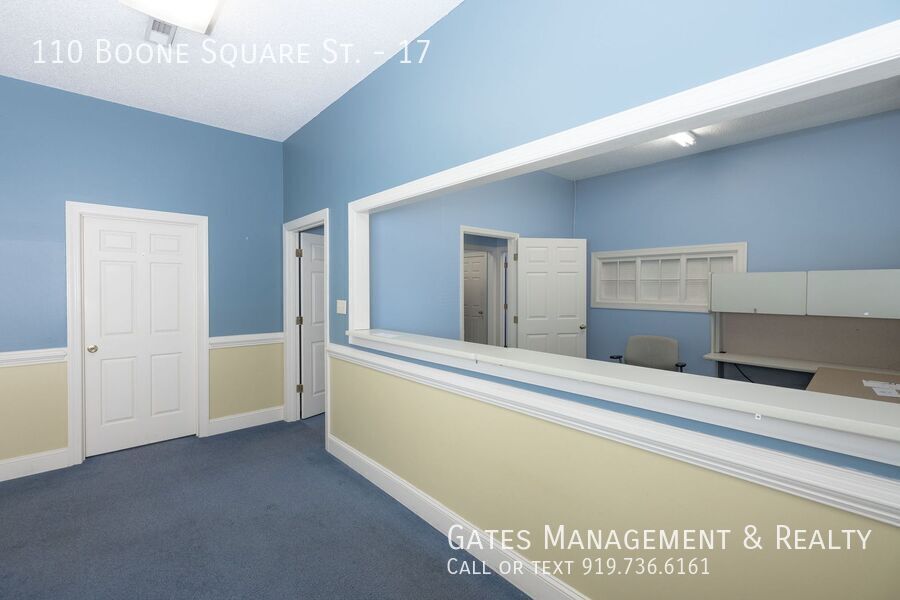 Retail/Office Space in Popular Boone Square property image