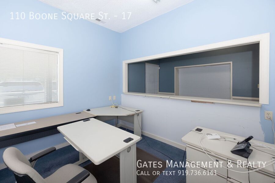Retail/Office Space in Popular Boone Square property image