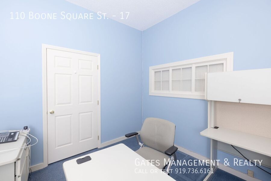 Retail/Office Space in Popular Boone Square property image