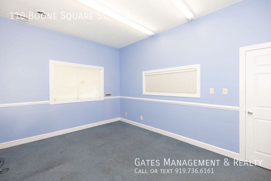 Retail/Office Space in Popular Boone Square property image