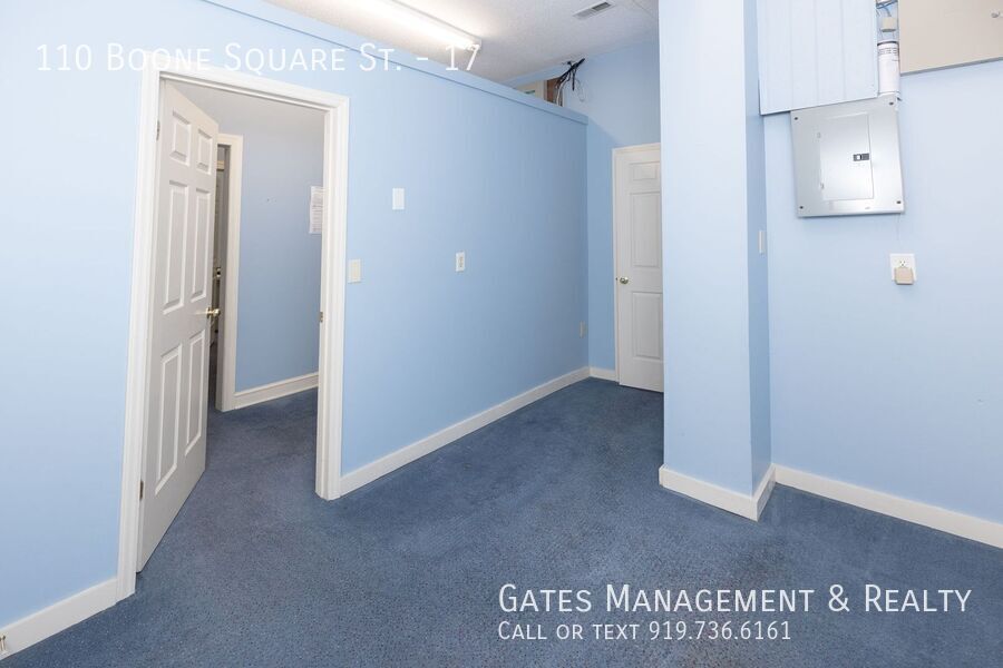 Retail/Office Space in Popular Boone Square property image