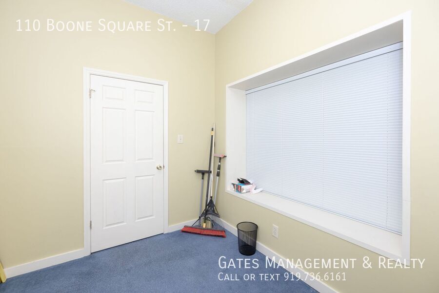 Retail/Office Space in Popular Boone Square property image