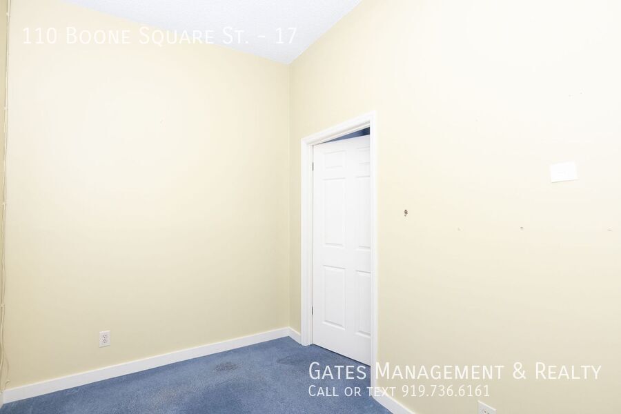 Retail/Office Space in Popular Boone Square property image